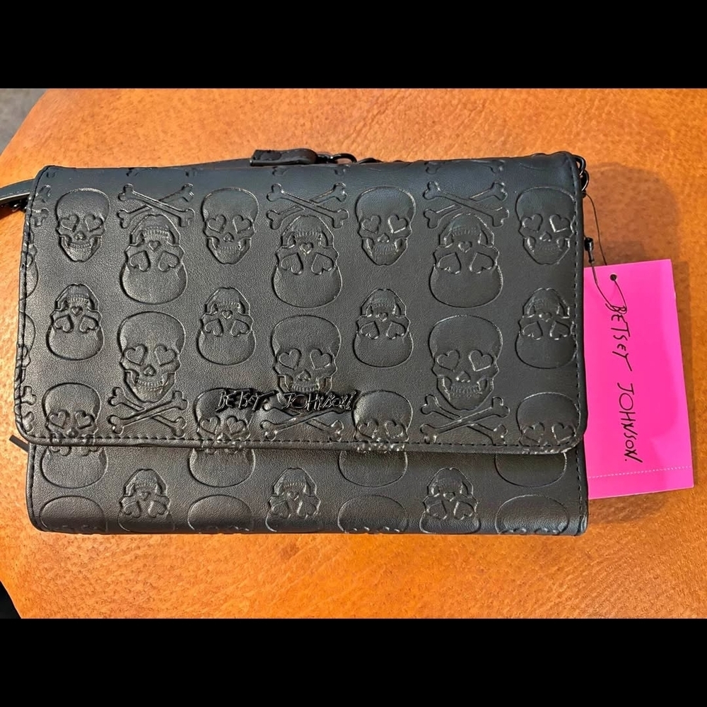 Betsey Johnson Black Skull Crossbody Bag